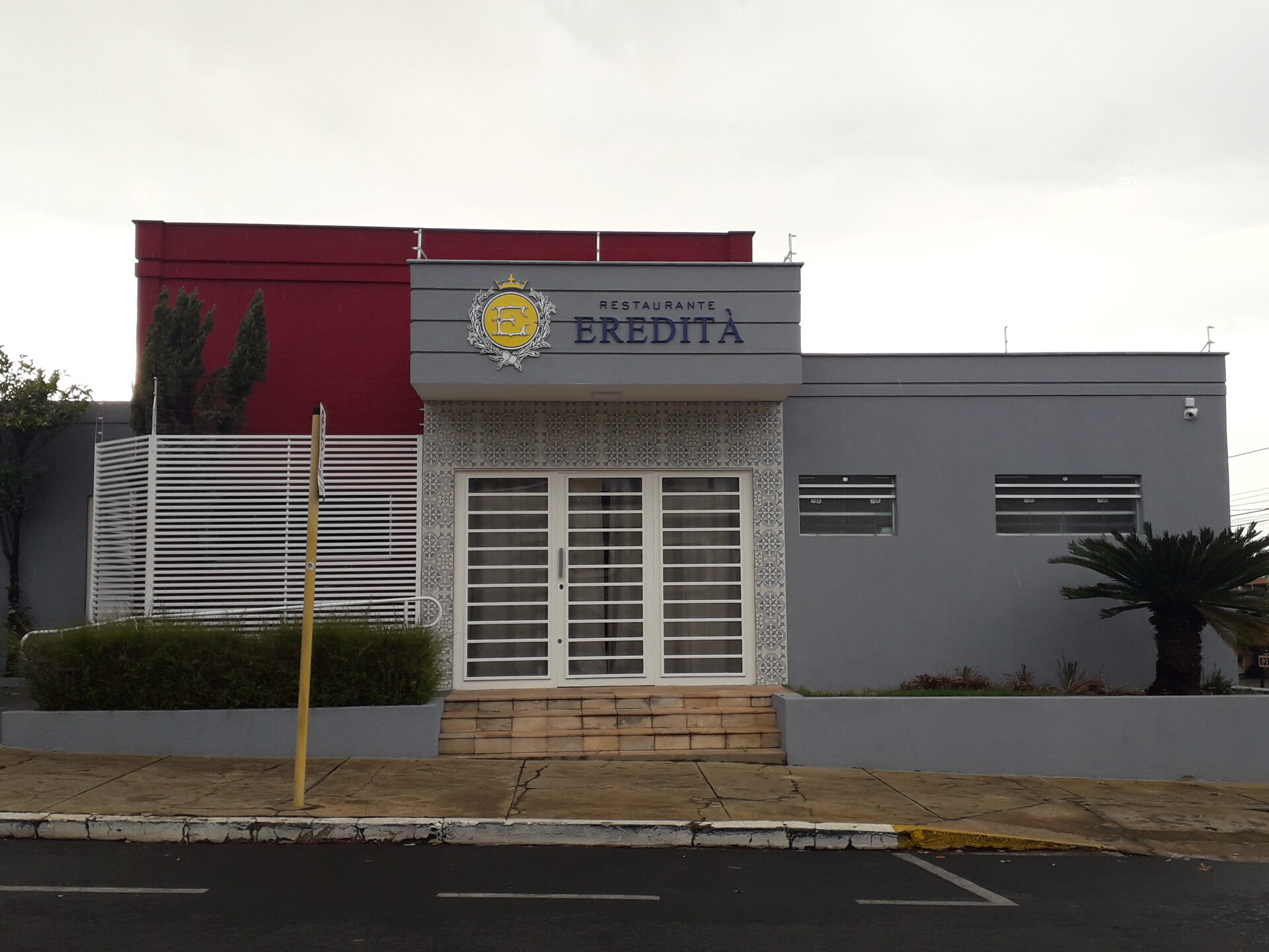 Fachada do Restaurante Eredità em Araçatuba